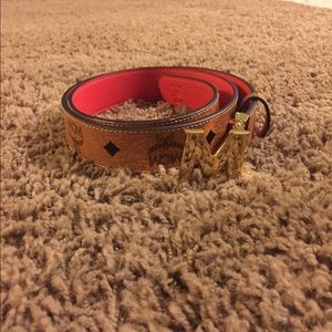 MCM reversible belt